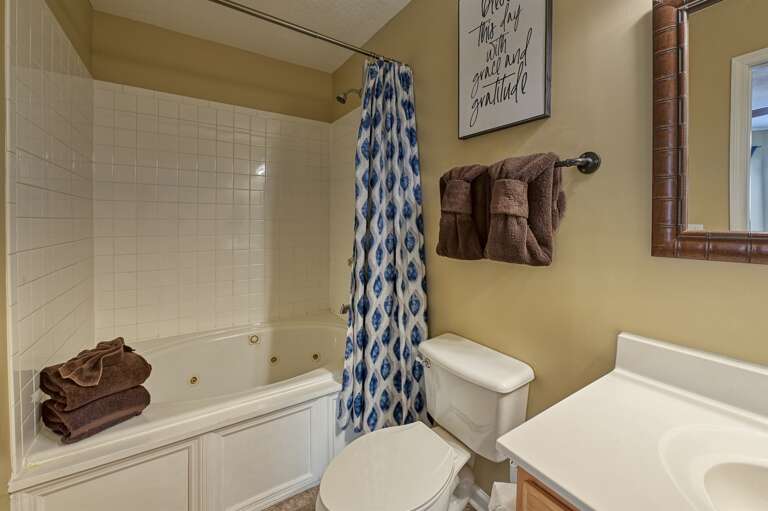 High N Dry - 2Bdr/2Ba In Pigeon Forge - EnSuite Bathroom