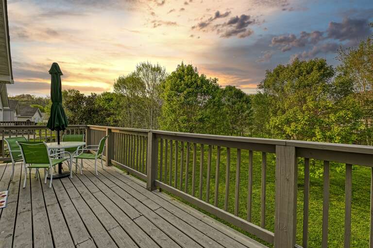 High N Dry - 2Bdr/2Ba In Pigeon Forge - Back Deck