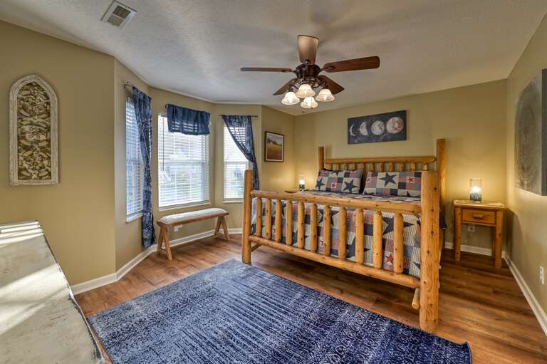 High N Dry - 2Bdr/2Ba In Pigeon Forge - King Bedroom With EnSuite Bath