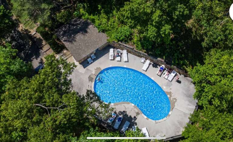 Cobbly Nob - Little Bit' Of Heaven Pool - just 1/2 mile from MIsty Mountain Hop. This is one of three seasonal pools available in the Resort Cobbly Nob - Little Bit' Of Heaven Pool - just 1/2 mile from MIsty Mountain Hop. This is one of three seasonal pools available in the Resort
