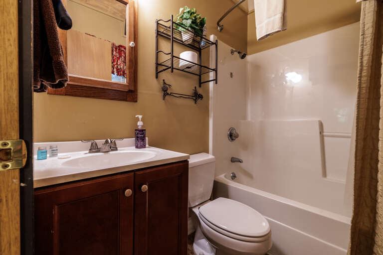 Misty Mountain Hop - En-Suite Bathroom Misty Mountain Hop - En-Suite Bathroom