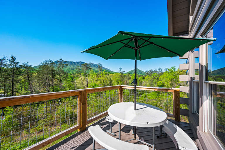 Nothin' But a Good Time - 4 Bedroom Family Lodge