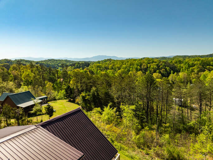 Nothin' But a Good Time - 4 Bedroom Family Lodge