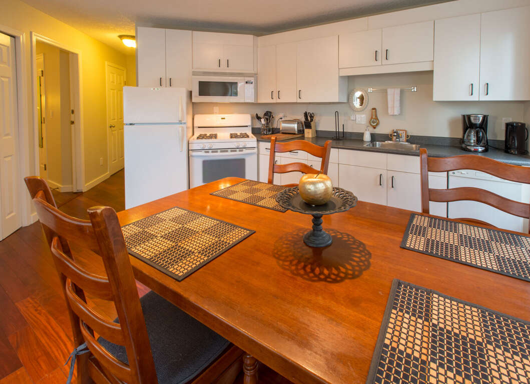 Menzies Manor 2 Victoria BC 1 Bedroom Vacation Condo for Rent Find