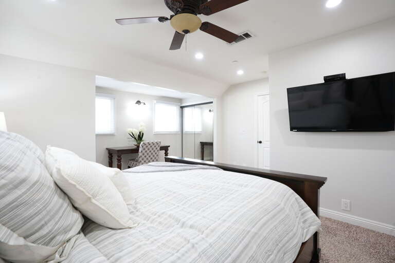 Cal-King Master Bedroom 3 with on-suite