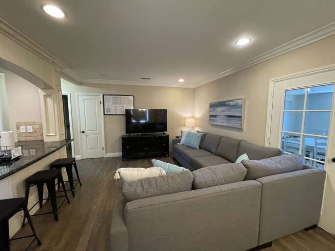Living Room and Kitchen Counter seating