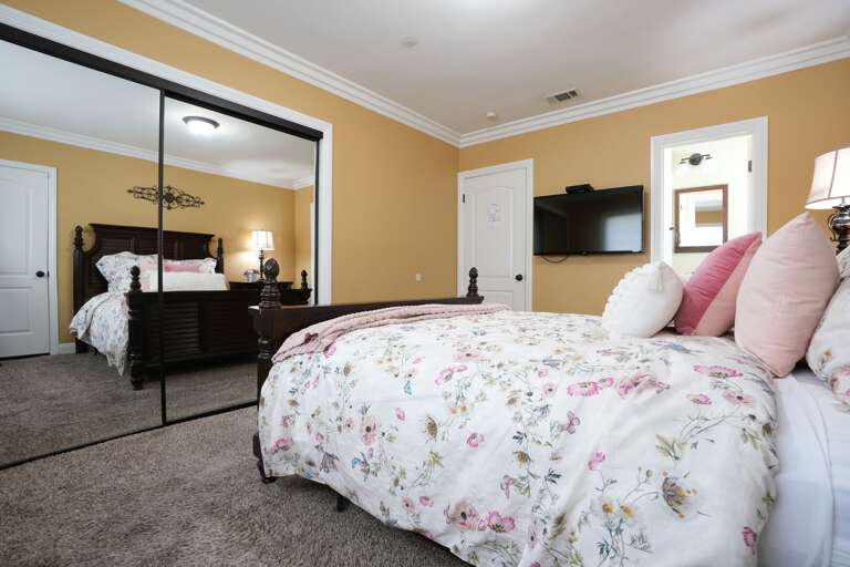 Master Bedroom #2 - Queen Bed