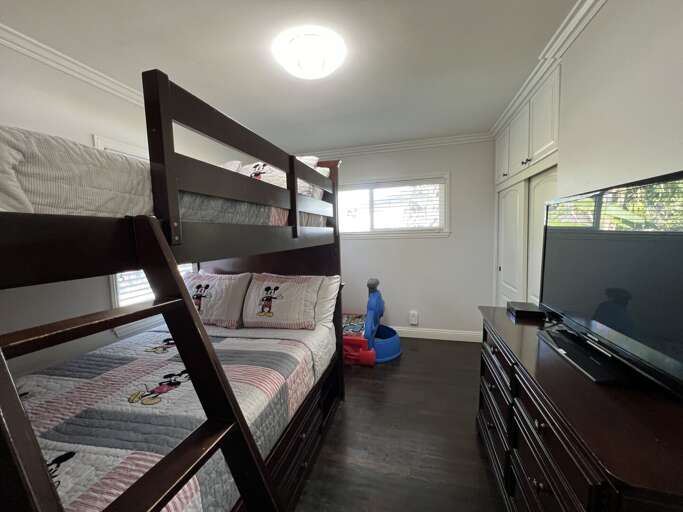 Full over Full Bunks w/toddle bed Full over Full Bunks w/toddle bed