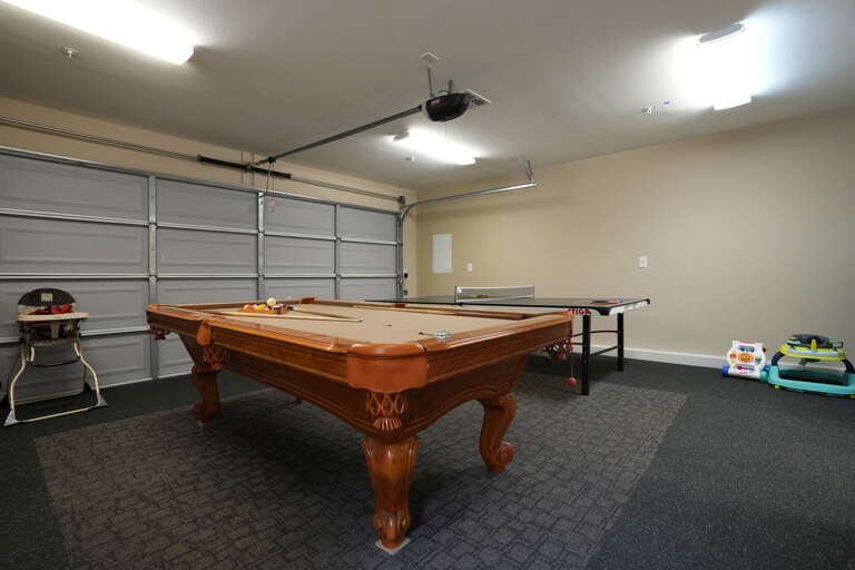 Game Room with Billards table and ping pong Game Room with Billards table and ping pong