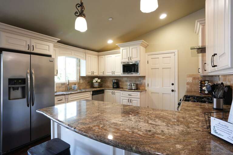 Upgraded Custom Kitchen with Granite Countertops