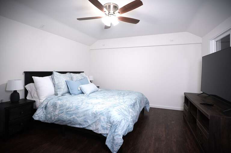 with en suite bathroom with en suite bathroom