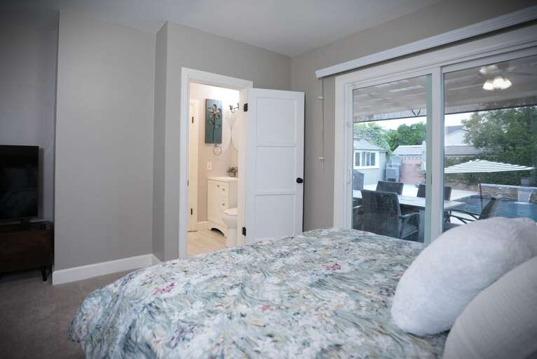 w/jack n jill bathroom (shared with kitchen) w/jack n jill bathroom (shared with kitchen)
