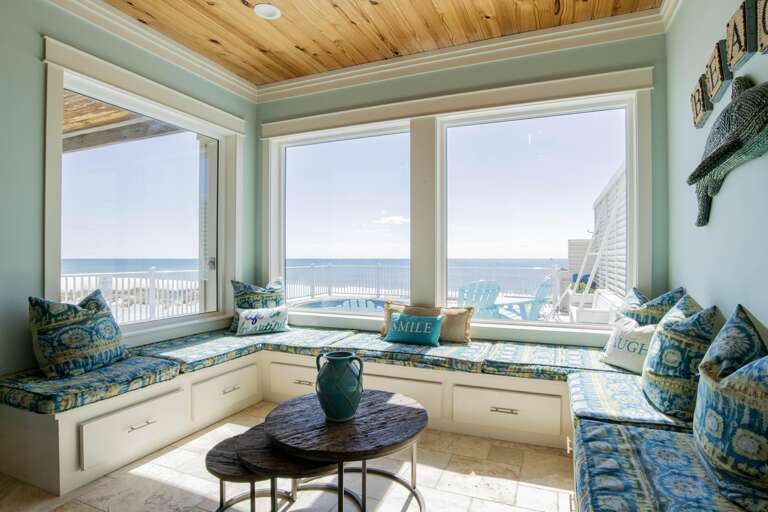 Sitting nook overlooking gulf and pool.
