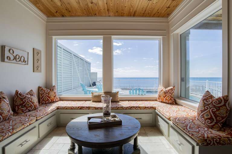 Castle West Sitting Nook off Den.