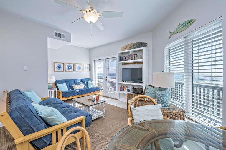 2nd Level Den Area with 2 Queen Futons.