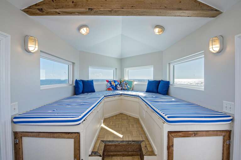 3rd floor reading nook on top level. INCREDIBLE VIEWS DOWN THE BEACH.