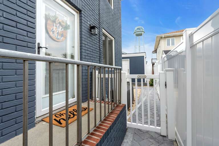 Side Entrance / Privacy Gate Side Entrance / Privacy Gate