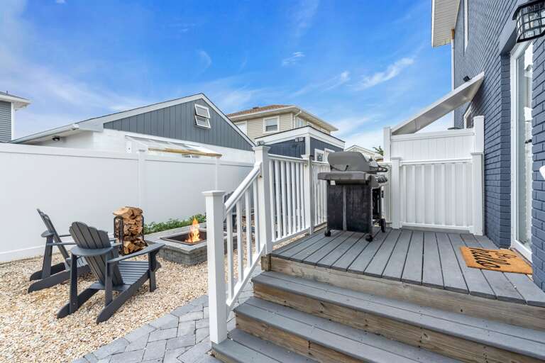 Deck / Weber Grill / Fire Pit