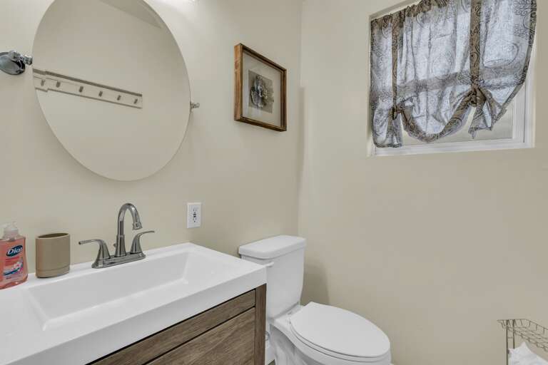 Vanity & Toilet Vanity & Toilet