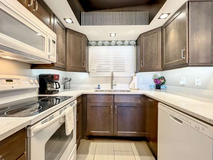 Fully equipped kitchen.