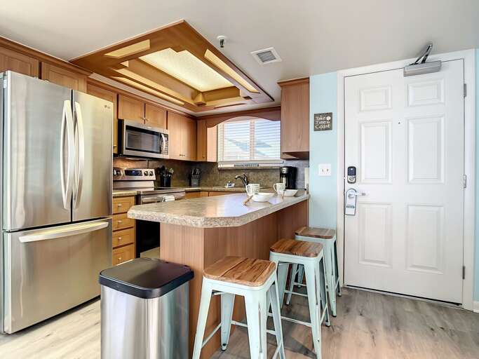 Fully equipped kitchen.