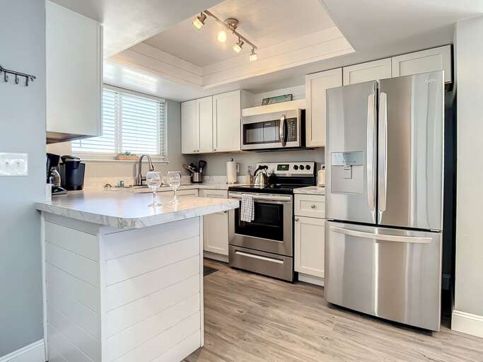 Fully equipped kitchen.