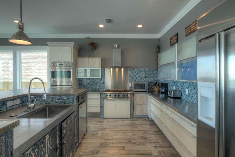 Incredible Kitchen !!!