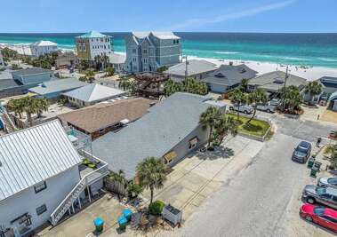 Cozy beachside retreat just steps from the ocean Cozy beachside retreat just steps from the ocean