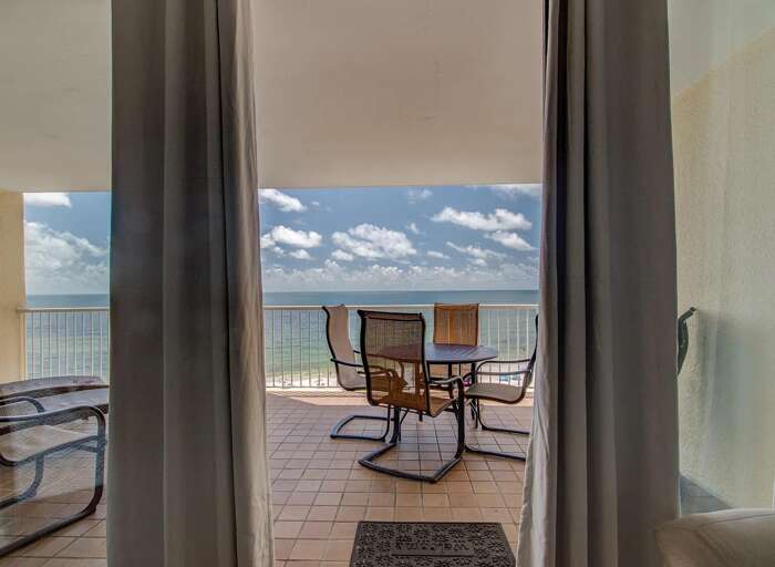 Spectaular View and Patio right on the Beach