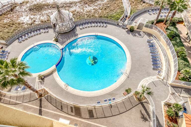 Outdoor Pool (Unheated)