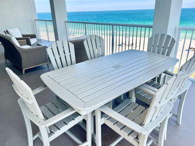 We love our spacious, covered patios at Summer House and provide amazing patio furnishings to enjoy the views and sea breeze. 