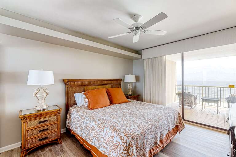 King Bed with view of the Gulf.