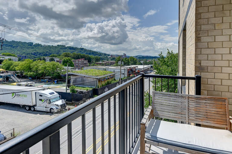 Copy of 45 Asheland Unit 307-203.jpg