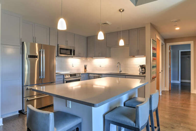 Eat-in kitchen island Eat-in kitchen island