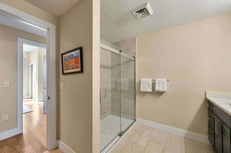 45 Asheland Unit 402 - Interior-109.jpg
