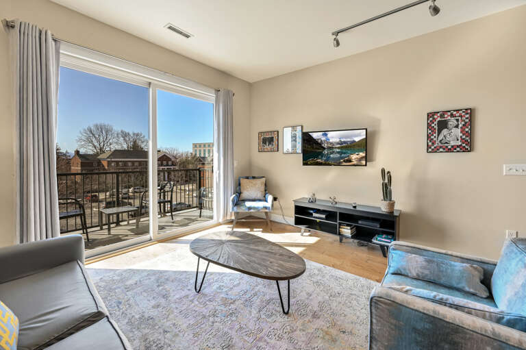 45 Asheland Unit 402 - Interior-105.jpg