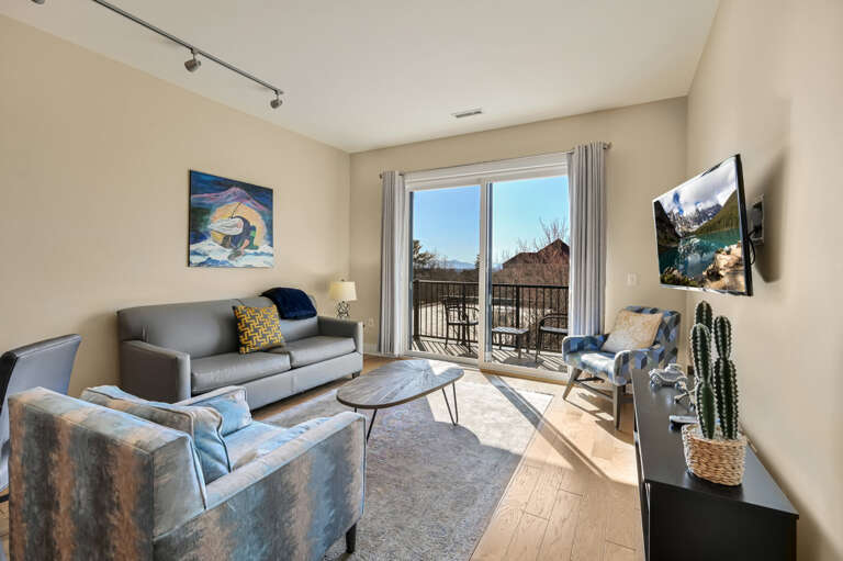 45 Asheland Unit 402 - Interior-104.jpg