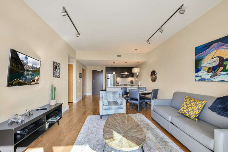 45 Asheland Unit 402 - Interior-107.jpg