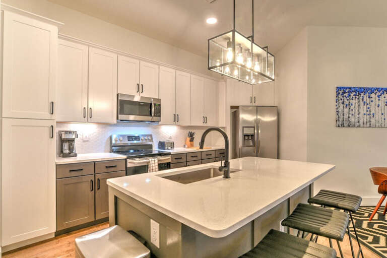 Breakfast bar and island