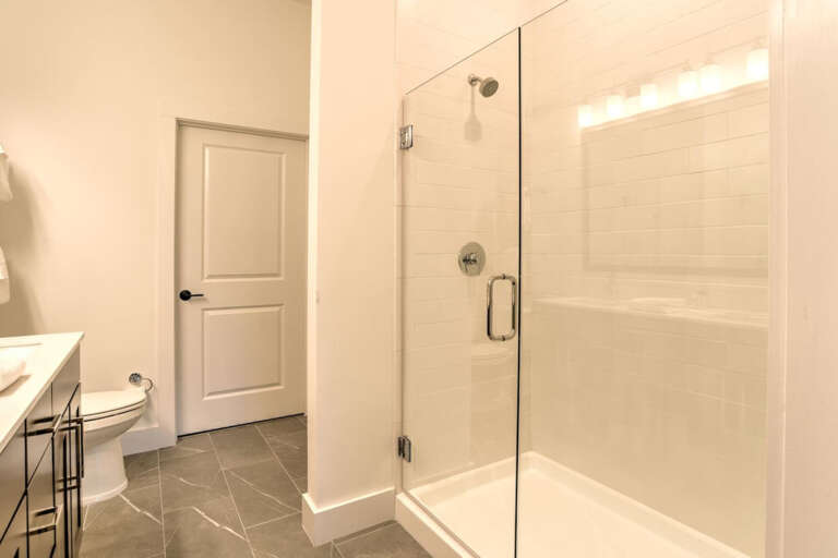 En suite Master Bath