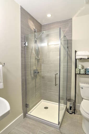 First Floor En Suite Bathroom First Floor En Suite Bathroom