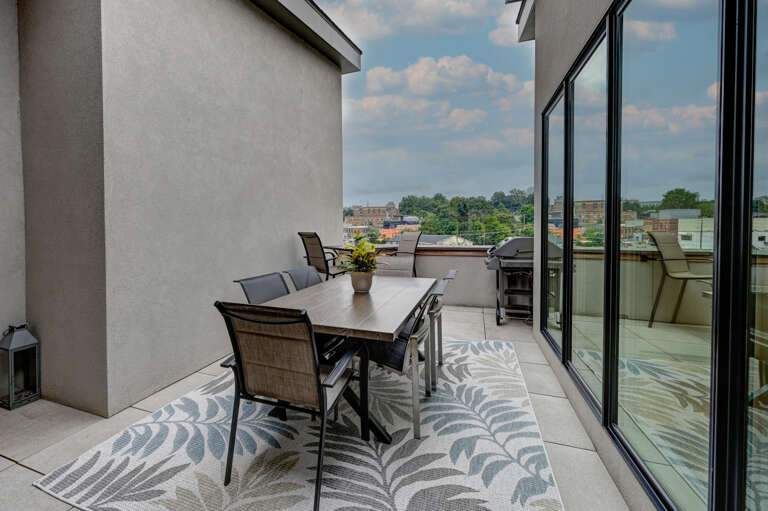 245 Short Coxe Ave Unit 245-211.jpg