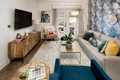 Fun and Roomy Close to Everything Fun and Roomy Close to Everything