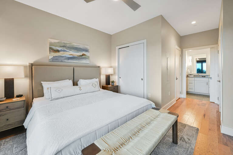 145 Biltmore Unit 400-115.jpg