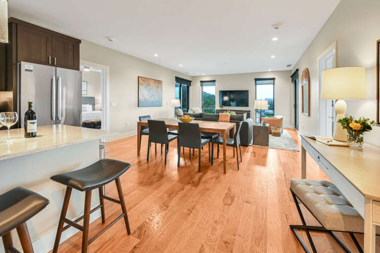 145 Biltmore Unit 400-103.jpg