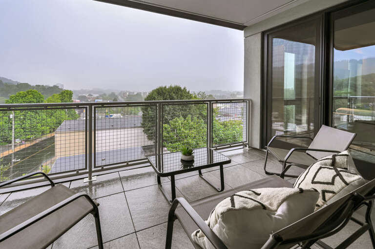 145 Biltmore Unit 400-121.jpg