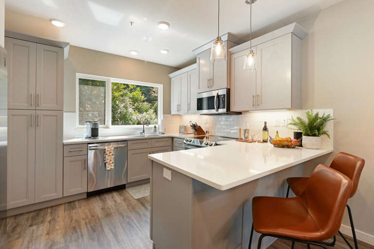 98 Southside Ave-4.jpg