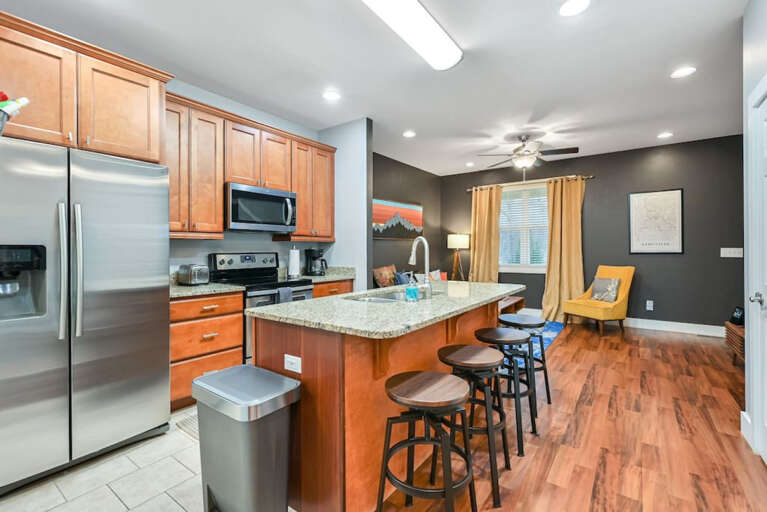 Five Bedroom Home Close to Downtown Five Bedroom Home Close to Downtown