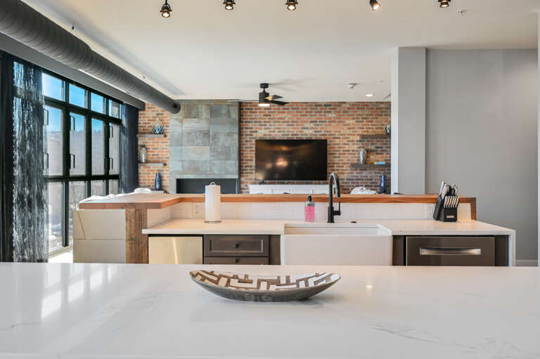 17 N Market #303-127.jpg