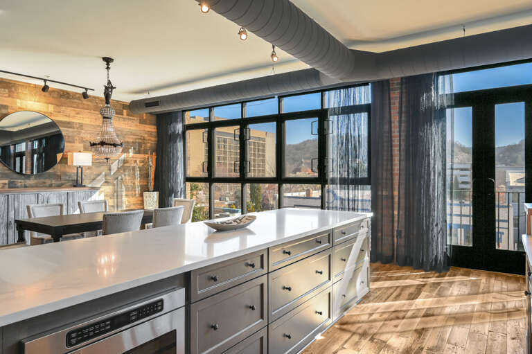 17 N Market #303-121.jpg